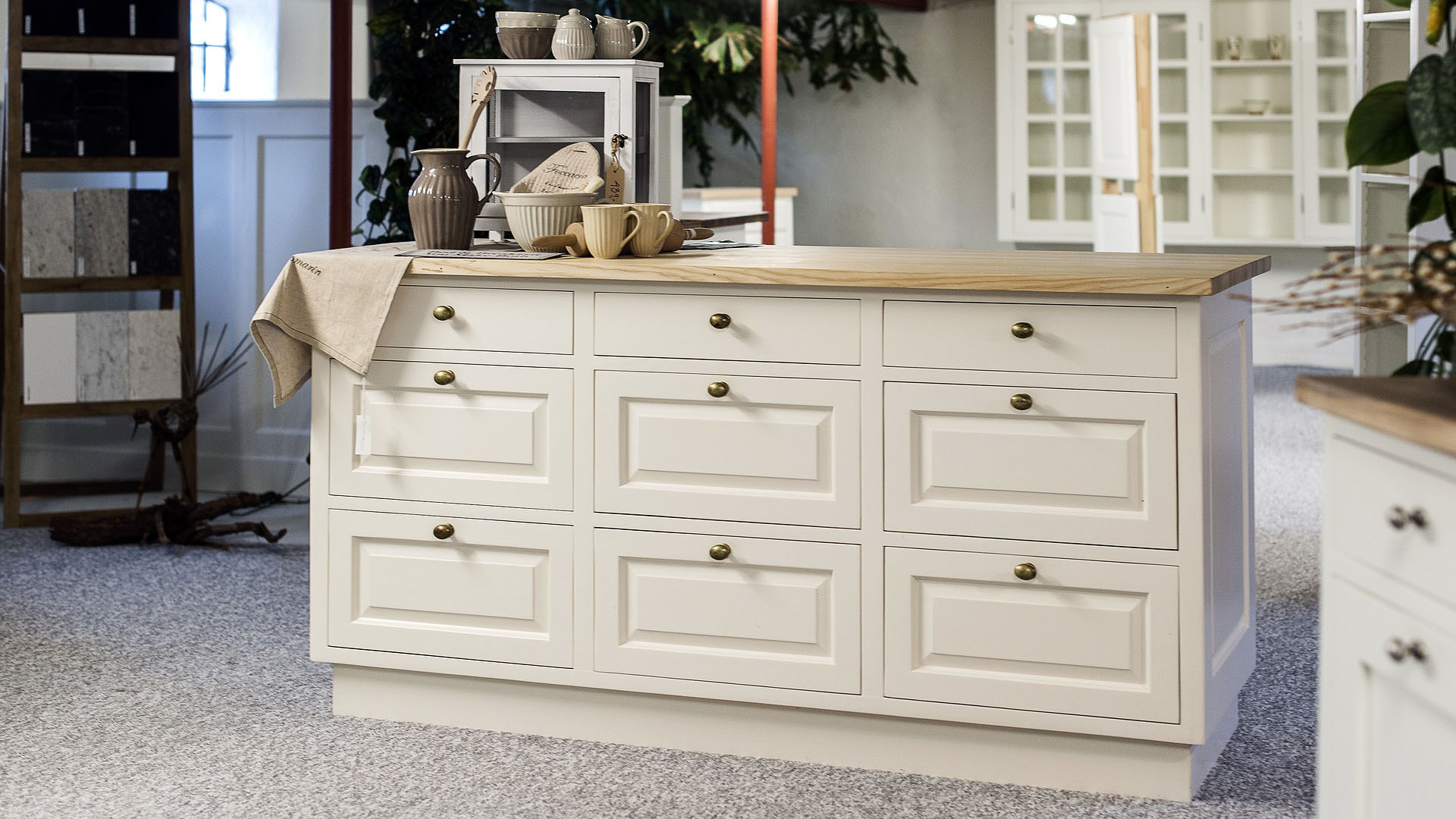 Free standing kitchen island drawer unit.